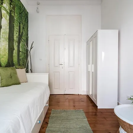 Elegant 3 Bedroom Flat With View In Principe Real * Lisbon