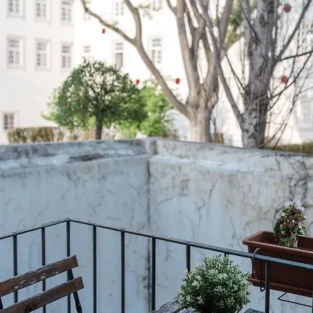 Elegant 3 Bedroom Flat With View In Principe Real Apartment