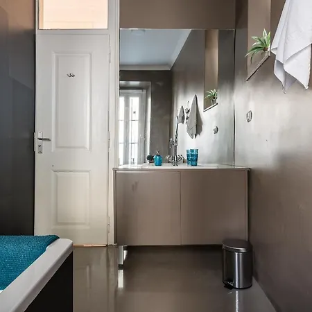 Elegant 3 Bedroom Flat With View In Principe Real * Lisboa