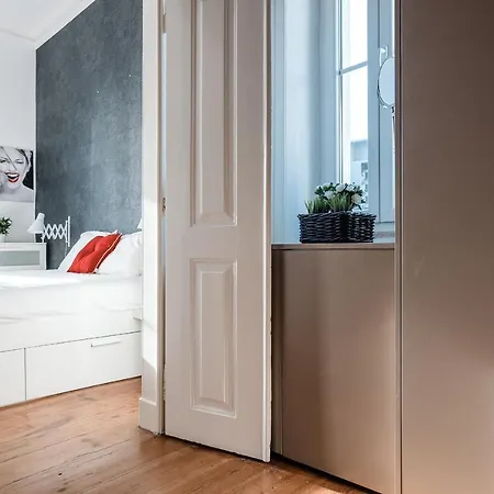 Elegant 3 Bedroom Flat With View In Principe Real * Lisbon