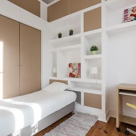 Elegant 3 Bedroom Flat With View In Principe Real *